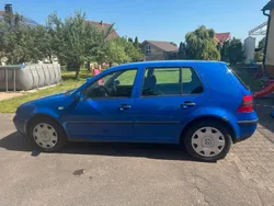 Blau Gebraucht 2001 VW Golf IV Kleinwagen | 2.300 € (Fairer Preis)