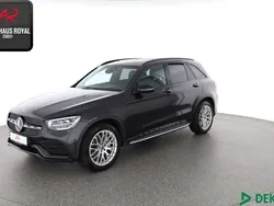 Schwarz (metallic) Gebraucht 2020 Mercedes GLC300 AMG SUV | 38.780 € (Etwas zu teuer)