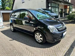 Schwarz Gebraucht 2009 Opel Meriva Edition Van / Kleinbus | 2.499 € (Fairer Preis)