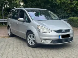 Silber Gebraucht 2007 Ford Galaxy Van / Kleinbus | 2.000 € (Fairer Preis)