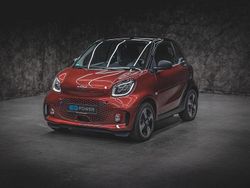 Carmine red (metallic) Gebraucht 2024 Smart ForTwo Electric Drive Passion Exclusive Coupé | 18.888 € (Etwas zu teuer)
