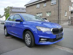 Blau Gebraucht 2022 Skoda Fabia Ambition Limousine | 11.950 € (Guter Preis)