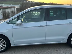 Weiß Gebraucht 2018 VW Golf Sportsvan Highline Van / Kleinbus | 14.500 € (Guter Preis)