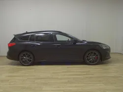 Schwarz Gebraucht 2021 Ford Focus ST-Line Kombi | 19.980 € (Guter Preis)