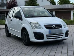 Weiß Gebraucht 2009 Citroën C2 Kleinwagen | 1.749 € (Etwas zu teuer)