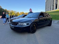 Schwarz Gebraucht 2000 Audi S4 Sport Kombi | 20.000 €