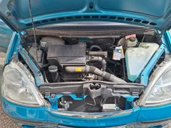 Blau Gebraucht 2001 Mercedes A140 Van / Kleinbus | 1.550 € (Fairer Preis)