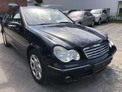 Obsidianschwarz metalliclack Gebraucht 2006 Mercedes C200 Limousine | 4.570 € (Fairer Preis)