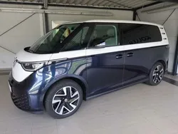 Blau Gebraucht 2023 VW ID. Buzz Pro Van | 68.721 €