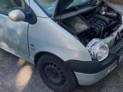 Silber Gebraucht 2003 Renault Twingo Kleinwagen | 1.250 €