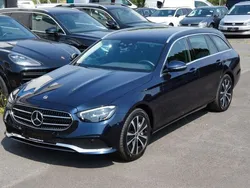 Blau Gebraucht 2022 Mercedes E300 Avantgarde Limousine | 36.888 € (Fairer Preis)