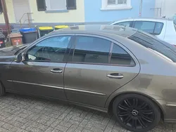 Braun Gebraucht 2007 Mercedes E200 Limousine | 5.999 € (Fairer Preis)