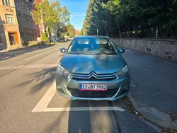 Grün Gebraucht 2011 Citroën C4 Attraction Limousine | 5.000 € (Etwas zu teuer)