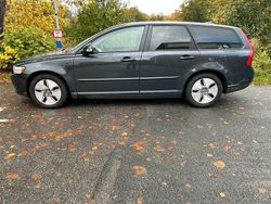Grau Gebraucht 2010 Volvo V50 Kombi | 6.000 €