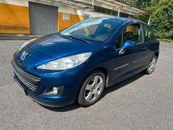 Blau Gebraucht 2010 Peugeot 207 Kleinwagen | 3.000 € (Fairer Preis)