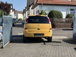 Gelb Gebraucht 2005 Opel Meriva Edition Van / Kleinbus | 1.999 € (Fairer Preis)
