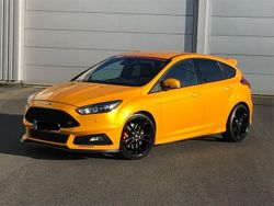 Orange Gebraucht 2015 Ford Focus Sport Limousine | 15.400 €