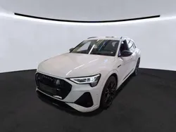 Gletscherweiß metallic Gebraucht 2022 Audi e-tron Black Edition SUV | 39.860 € (Guter Preis)