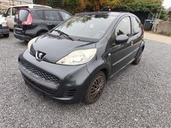 Grau Gebraucht 2012 Peugeot 107 Kleinwagen | 2.990 € (Guter Preis)
