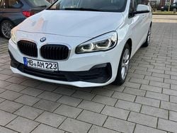 Weiß Gebraucht 2019 BMW 218 Gran Tourer Advantage Van / Kleinbus | 13.800 € (Guter Preis)