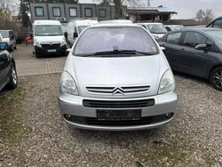 Grau Gebraucht 2005 Citroën Xsara Picasso Exclusive Van / Kleinbus | 2.299 € (Etwas zu teuer)