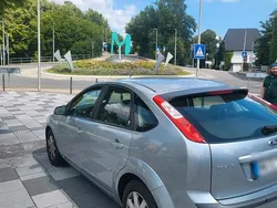 Grau Gebraucht 2005 Ford Focus Limousine | 2.200 € (Fairer Preis)
