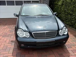 Schwarz Gebraucht 2001 Mercedes C180 Limousine | 1.200 € (Superpreis)