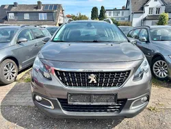 Grau Gebraucht 2018 Peugeot 2008 Active SUV | 5.900 € (Guter Preis)