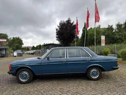 Blau uni Gebraucht 1981 Mercedes 200 Limousine | 13.900 €