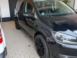 Schwarz Gebraucht 2012 VW Touran Highline Van / Kleinbus | 9.990 € (Fairer Preis)