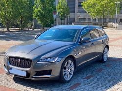 Gelb Gebraucht 2018 Jaguar XF Limousine | 22.500 €