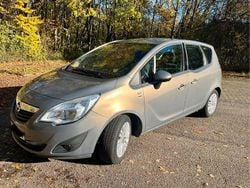Beige Gebraucht 2013 Opel Meriva Active Van / Kleinbus | 6.480 € (Fairer Preis)