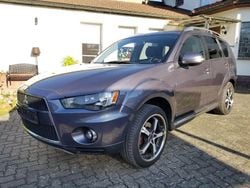 Grau Gebraucht 2010 Mitsubishi Outlander Invite SUV | 7.480 € (Fairer Preis)