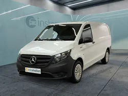 Weiß Gebraucht 2023 Mercedes e-Vito Van / Kleinbus | 35.191 €