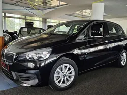 Schwarz ii/bonnet fluid black Gebraucht 2018 BMW 218 Van / Kleinbus | 15.990 € (Fairer Preis)