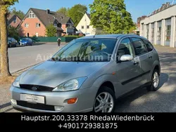 Grau Gebraucht 2001 Ford Focus Finesse Limousine | 3.499 € (Teuer)