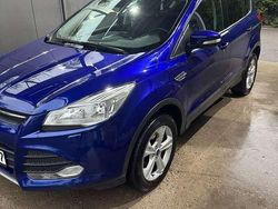 Blau Gebraucht 2016 Ford Kuga SUV | 12.000 € (Fairer Preis)