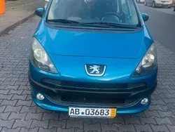 Blau Gebraucht 2009 Peugeot 1007 Kleinwagen | 2.490 € (Fairer Preis)