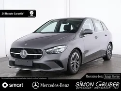 Grau Gebraucht 2024 Mercedes B200 Progressive Van / Kleinbus | 31.350 € (Fairer Preis)