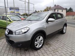 Grau Gebraucht 2012 Nissan Qashqai Tekna SUV | 12.999 € (Teuer)