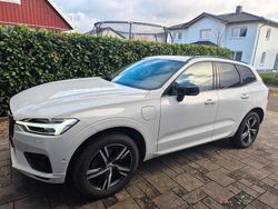 Weiß Gebraucht 2020 Volvo XC60 R-Design SUV | 36.500 € (Fairer Preis)