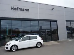 Weiß (lack weiss banquise/deckende l) Gebraucht 2019 Peugeot 308 Active Limousine | 11.950 € (Fairer Preis)