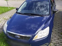 Blau Gebraucht 2009 Ford Focus Ambiente Kombi | 1.400 € (Guter Preis)