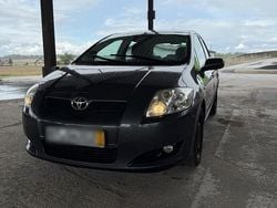 Grau Gebraucht 2008 Toyota Auris Limousine | 2.200 € (Fairer Preis)