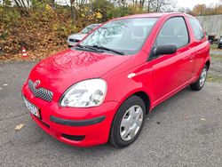 Rot Gebraucht 2003 Toyota Yaris Limousine | 797 € (Fairer Preis)