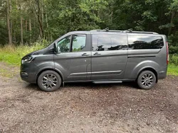 Grau Gebraucht 2022 Ford Tourneo Custom Titanium X Van / Kleinbus | 46.000 € (Etwas zu teuer)