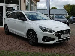 Weiß Gebraucht 2021 Hyundai i30 Edition 30 Kombi | 14.990 € (Fairer Preis)