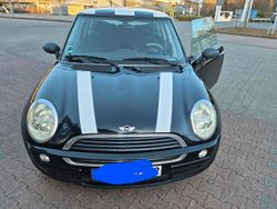 Schwarz Gebraucht 2003 Mini ONE Kleinwagen | 2.400 € (Etwas zu teuer)