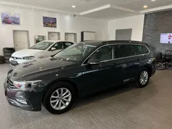 Grau Gebraucht 2020 VW Passat Kombi | 17.985 € (Fairer Preis)