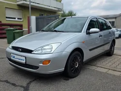 Silber Gebraucht 2001 Ford Focus Trend Limousine | 1.999 € (Fairer Preis)